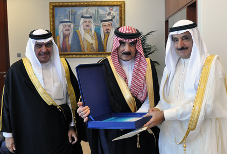 His Excellency the President of the Survey and Land Registration Bureau Receives the Director General of King Fahd Causeway Authority