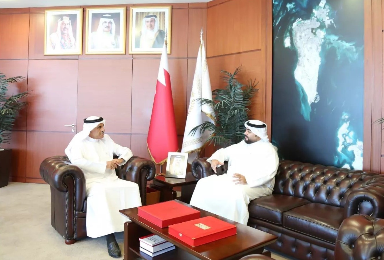 President of SLRB receives employee Khaled Alshaikh on the occasion of his selection for the PM Fellowship Program