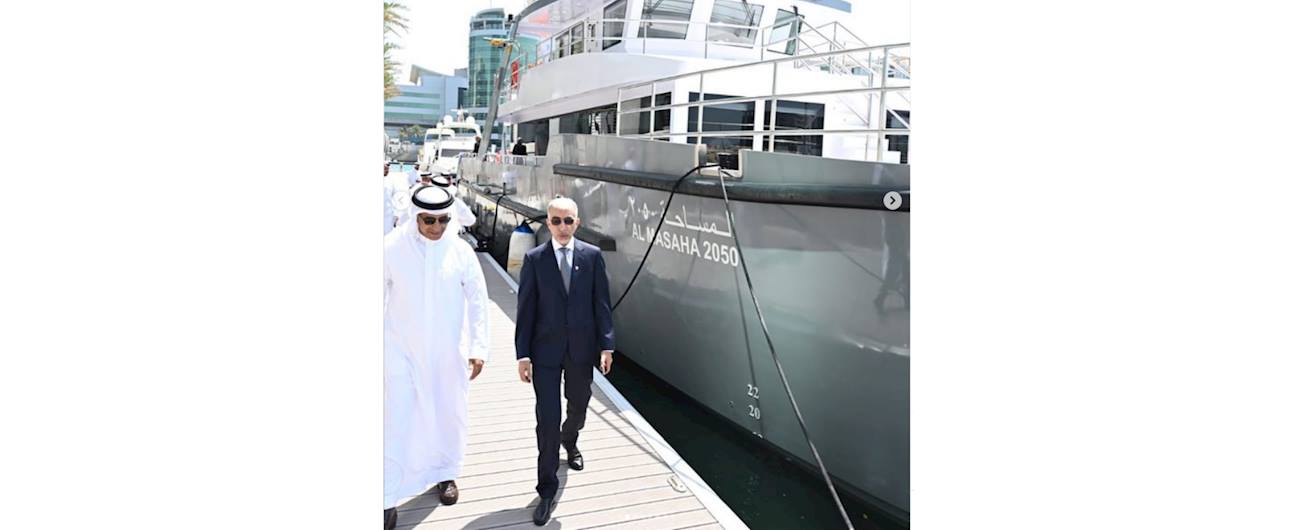 The President of the Survey and Land Registration Bureau and the Minister of Works pay a visit to the Survey Vessel 2050.