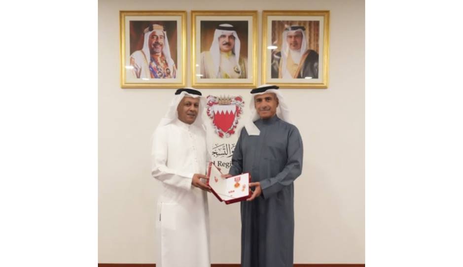 سعادة المهندس باسم بن يعقوب الحمر رئيس جهاز المساحة والتسجيل العقاري يستقبل المهندس عمار راشد الخشرم