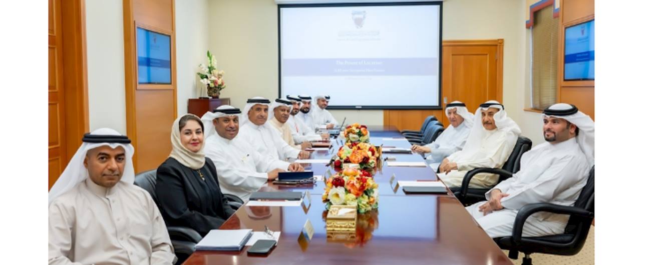 معالي الشيخ خالد بن عبدالله آل خليفة، نائب رئيس مجلس الوزراء، يلتقي سعادة المهندس باسم بن يعقوب الحمر