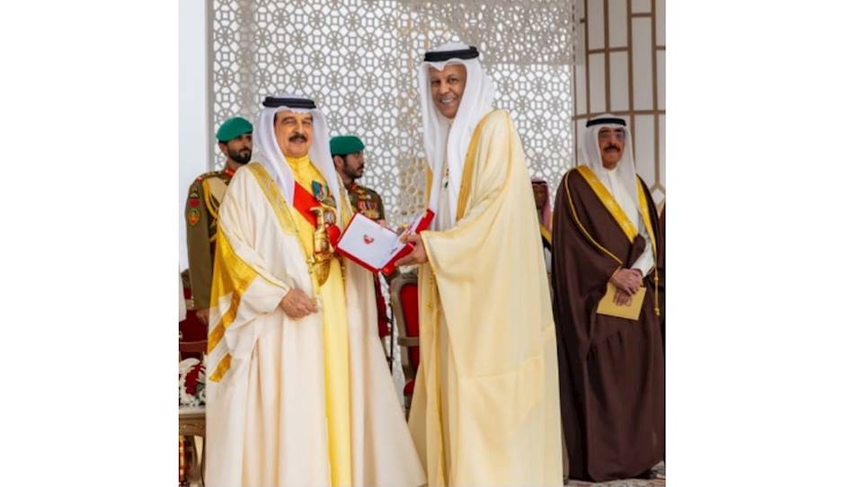 يتقدم جهاز المساحة والتسجيل العقاري بخالص التهاني والتبريكات إلى المهندس عمار راشد الخشرم، مدير عام التسجيل العقاري ، بمناسبة حصوله على وسام العمل الوطني من الدرجة الأولى.