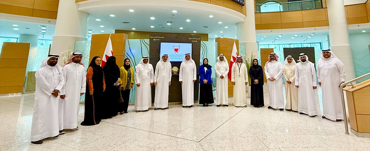 On the Occasion of the Customer Service Center Receiving the “Gold Category” Rating in the "Taqyeem 5" Program  President of the Survey and Land Registration Bureau: Service Excellence is a Steadfast Approach... and Developmental Suggestions Are a Cornerstone for Launching Initiatives