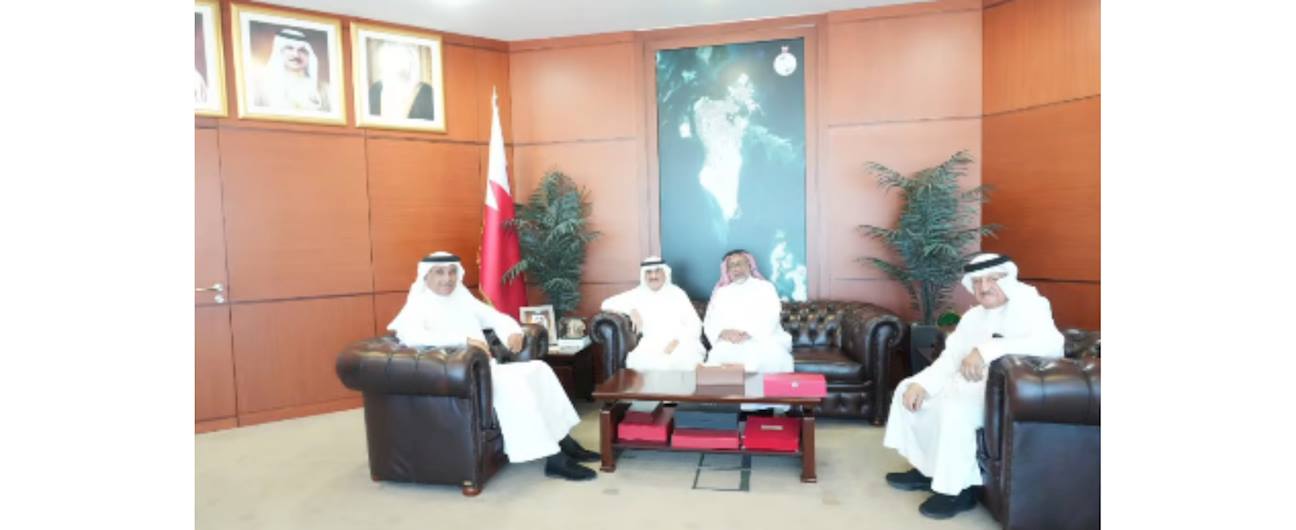 His Excellency Engineer Bassem bin Yaqoub Al Hamer, President of the Survey and Land Registration Bureau, received a delegation from the Bahrain Parents Care Society.